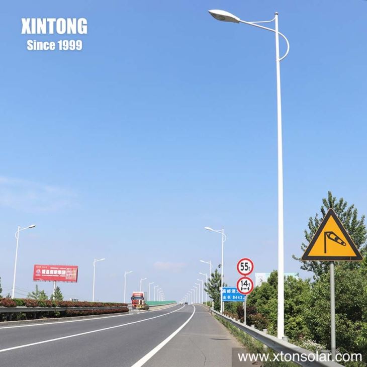 Warm Lighting Outdoor LED Street Lamp